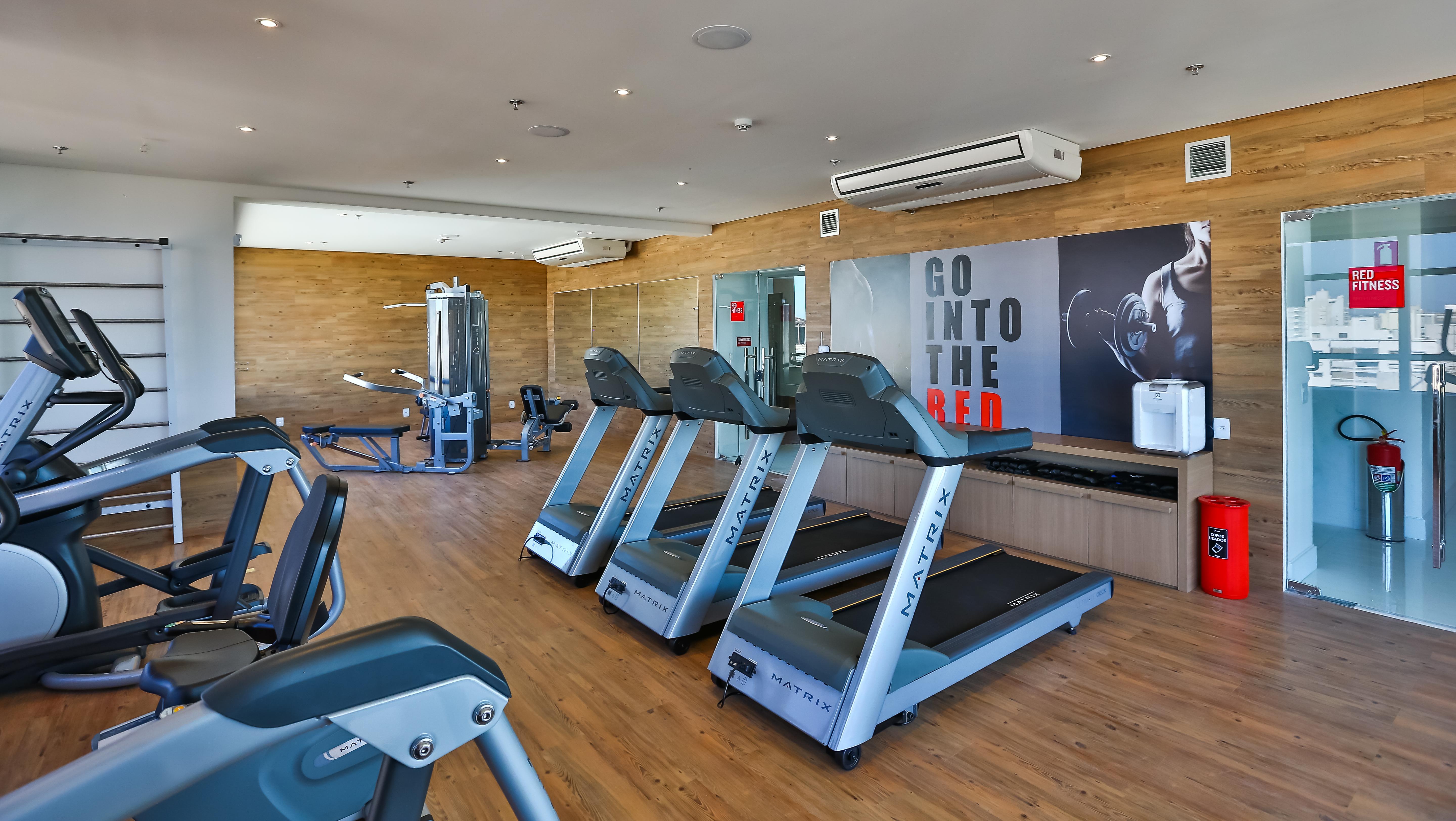 Radisson Red Campinas Hotel Exterior foto The gym at the hotel